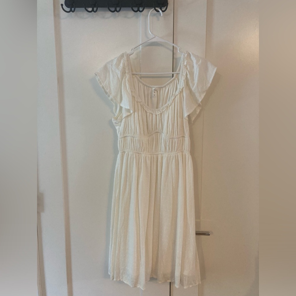 Maurice’s White Dress Size: Medium, Stretchy